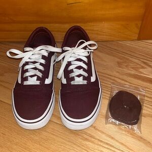 Women's Vans Ward Lo Sneaker in Burgundy